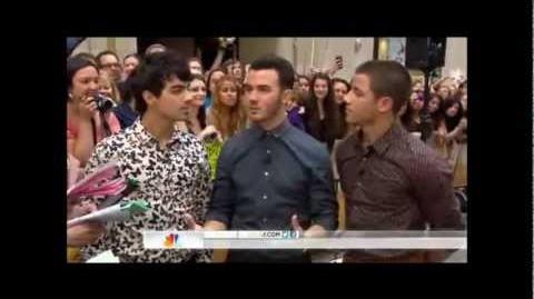 Jonas_Brothers_on_Today_Show_08.20.2012