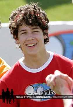 Nick Jonas Wiki Age Girlfriend Family Biography Jonas Brothers