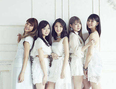 Promotional photo for "BEST 9" (2016)