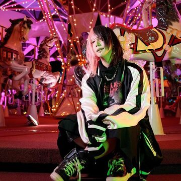 O33 8P-SB 綴　チェキ　vanessa tzkwym MEJIBRAY 綴PICS (@tsuzukugallery) / X
