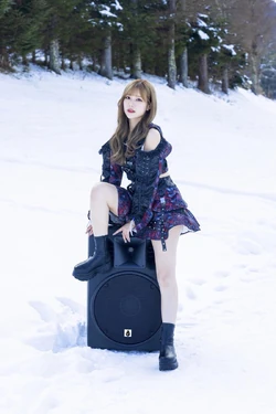 アイドル yonema Z/X E37 Booster Box Opening #1 - Zillions of Enemy X Z/X Idol