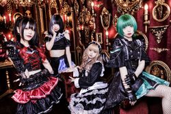 MAD MEDiCATiON MAD MEDiCiNE MADMED マドメド Amazon.co.jp: MAD MEDiCATiON: Music