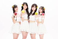りんご娘　ピンクレディ　FCブロマイド りんご娘 ブロマイド ピンクレディ - メルカリ