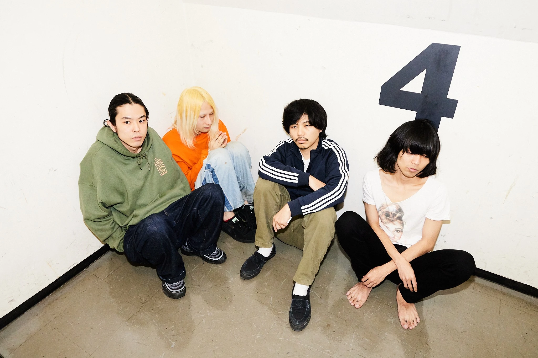 CRYAMY - Band rock alternatif Jepang