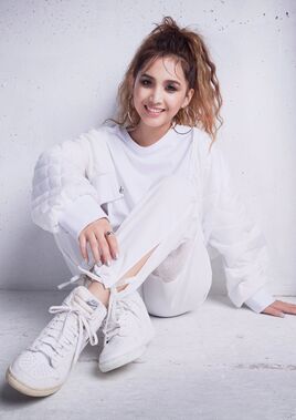 Beverly (Artist photo)