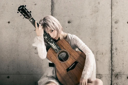 ReoNa promoting the single