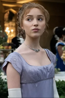 Daphne-bridgerton-top-costumes
