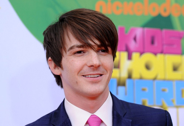 Drake Bell & Josh Peck: Buddies in Blue at the Kids' Choice Awards