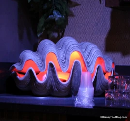 Trader-sams-grog-grotto-polynesian-pearl-clam-1-600x559
