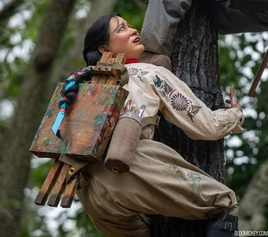 Trapped-safari-jungle-cruise-rosa-dominguez-artist-2-1582x1400
