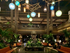 Disneys-polynesian-village-resort-lobby