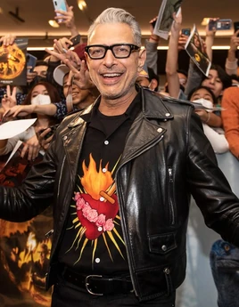 Dzheff-goldblyum-budet-s-vami-na-protyazhenii-vsej-igry-v-jurassic-world-evolution-750x400