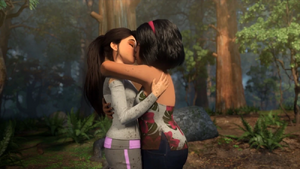 Yaz and Sammy kiss