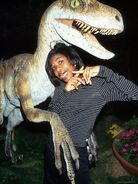 Raptor vanessa-lee-chester-with-replica-of-dinosaur-for-promotion-of-jurassic-park-2-the-lost-world u-l-p43oew0