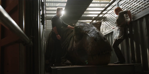 Fallen Kingdom - Tyrannosaurus rex animatronic - Cast interaction - 00001