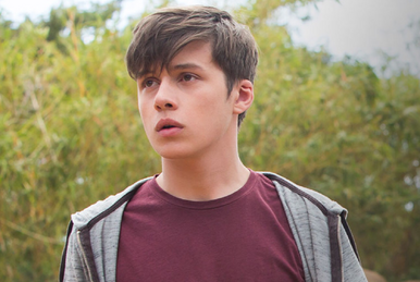Jurassic world nick robinson top