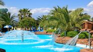 Pool-with-fountains