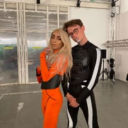 Behind the scenes (background dancers)