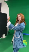 Versailles p1 bts.png (504 KB) Behind the scenes (Charles)