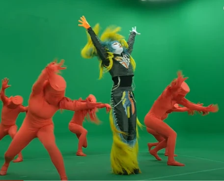 Judas (with background dancers)