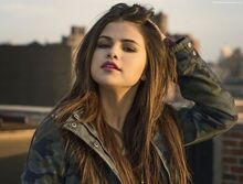 Selena-gomez-4