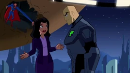 Superman is at a stretch to help Lois resist Luthor