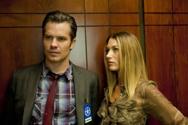 JUSTIFIED-The-Life-Inside-Season-2-Episode-2-6-550x366