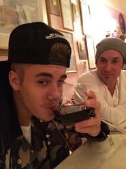 Justin Bieber drinking October 2014