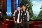 Justin Bieber & Ellen posing 2012