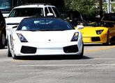 Justin driving a Lamborghini with Sean Kingston