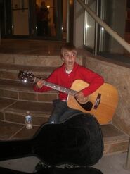 Justin singing at Avon Theatre September 2007