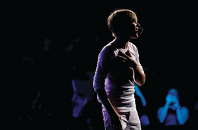 Justin performing during the My World Tour 2010 (18)