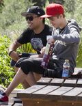 Justin Bieber eating Pringles