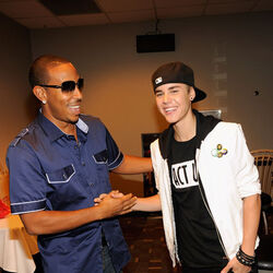 Justin bieber supra shoes gold hotsell
