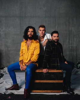 Justin Bieber with Dan and Shay