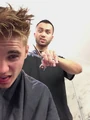 Florido cutting Justin Bieber's hair.jpg (353 KB)