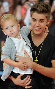 Reg 634.JaxonBieber.JustinBieber.jc.061812