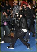 Justin Bieber as a paparazzo