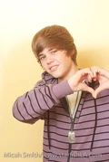 Justin Bieber at photoshoot by Micah Smith 2009 sess 5 (32).jpg (104 KB)