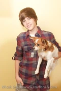 Justin Bieber at photoshoot by Micah Smith 2009 sess 5 (17).jpg (105 KB)