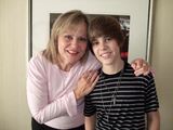 Justin Bieber with Mama Jan 2009