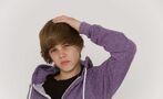 Backstage The Dome 51 photoshoot Justin holding his head 2