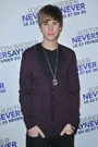Justin at NSN premiere Paris 2011 (8).jpg (76 KB)