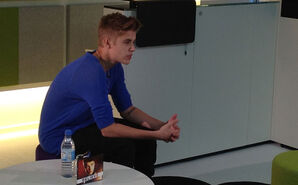 Justin Bieber interviewed by radio ffn 2012