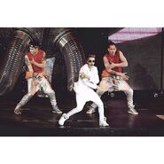 Justin de Vera dancing at the Believe Tour