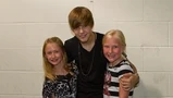 Justin Bieber at Meet & Greet in Everett 2010 (2).jpg (17 KB)