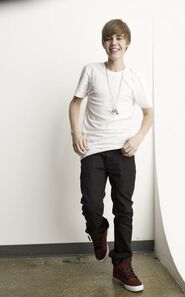 Justin Bieber doing Photoshoot for Seventeen Magazine (15)