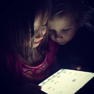 Justin's siblings on iPad.jpg (49 KB) justinbieber "How do kids nowadays know how to work iPads and I hardly knew how to play with my dinky cars" via Instagram