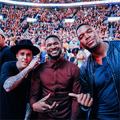 Justin Bieber and Usher at a basketball game