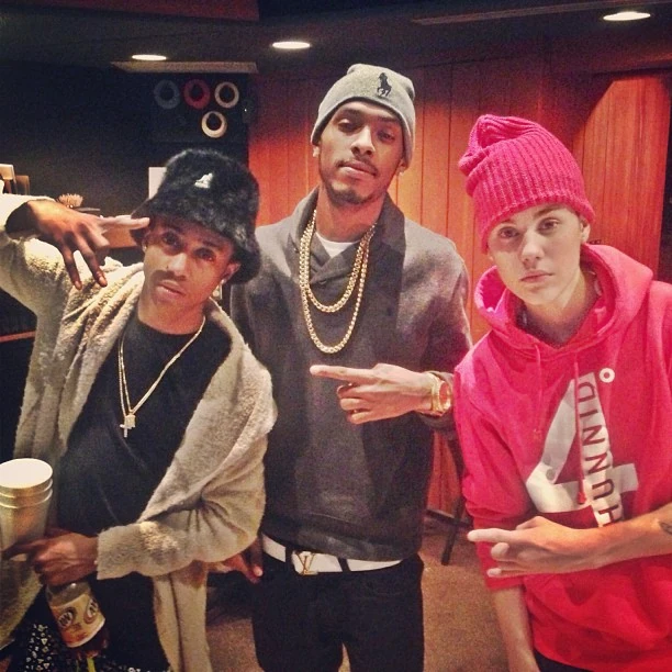 Intertwine Justin Bieber Wiki Fandom The pop star posted a photo of lil twist riding a horse. intertwine justin bieber wiki fandom